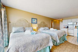 Oceanfront hideaway with full kitchen AC sunrise-view balcony - 8