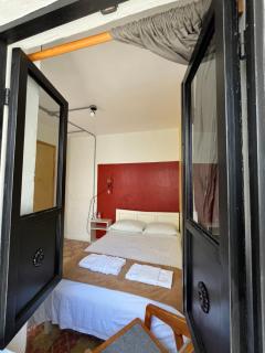La Tozi Hotel - 3
