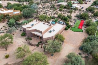 Desert Hideaway Shuffleboard Court Golf Billiards - 5