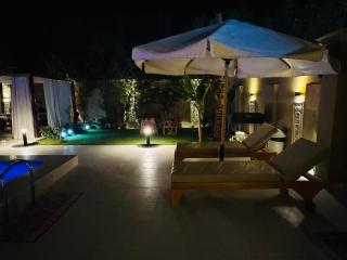 Lovely Private Villa - 8
