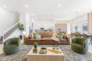 Paradiso's Luxurious New Home w 15 Ensuites - 8