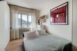 Magic Lake -Downtown Como - 1