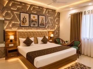Hotel Ba- LaMant Plaza Near IGI International Airport- Free Airport pick UP & Drop - 4