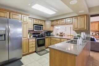 Excellent Family Stay w/ Boat Slip, 2 Pools, Hot Tub, Courts & Arcade Games - 9
