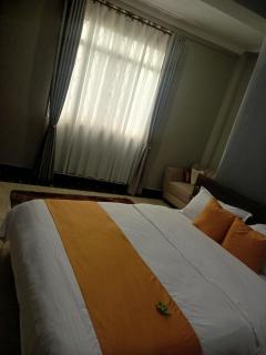 Moncy executive accommodations and massage - 2