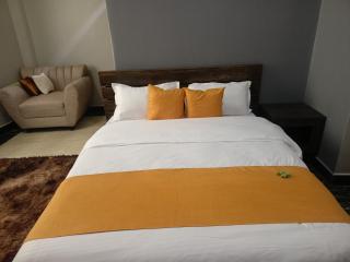 Moncy executive accommodations and massage - 1