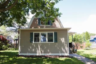 Walk to beach and downtown Lake Geneva! - 4