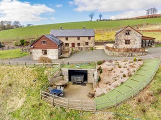 Beacons View Farm Cottages - 3