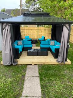 Modern oasis close to downtown & centrally located - 0