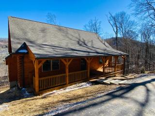 Cozy Rustic Cabin - Sugar Mountain - 9