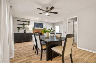 The Parkside Family Retreat Near Downtown and Walkable to Greenway - 9
