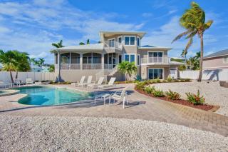 White Pelican House - 0