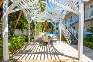 Tropical Terrace 3 - 6