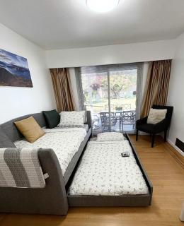 Oakridge Family Retreat - Spacious -Free Parking- Garden - Near Skytrain& YVR - 2