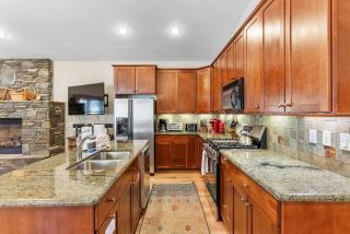 4BR Townhome Near Canyon Lodge & Lakes Basin - 1