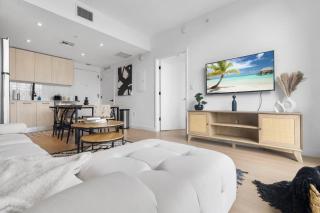 Stylish 1BR in Wynwood with Pool and Gym Views - 4