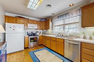 Bahama Beach Cottages --- 634 Sandy Point Rd - 2