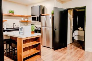Brayden Tower Suite #08 Luxury 2 bedroom Suite - 2
