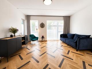 Stylish City Center Apartment with Parking - 6