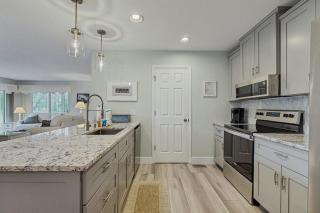 Sea Colony - 53018 Lakeshore Dr - 2