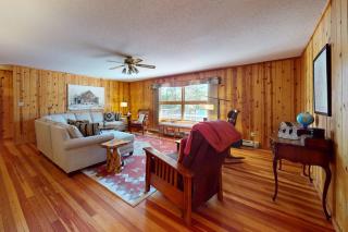 Soaring Pines Lakeside - 2