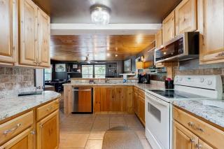Blue Jay Cabin - 1
