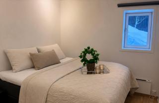 2 Bedroom Modern Apartment with Fjord View Near City Centre & Airport - 8