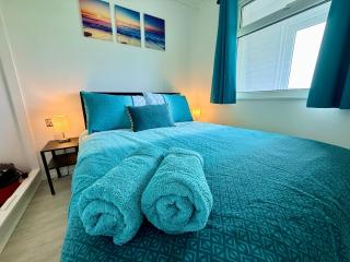 Pet Friendly Chalet Nr Beach with free swimming - 5