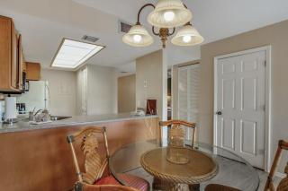 Fabulous Park Shore Condo - 4