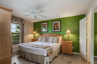 Fabulous Park Shore Condo - 1
