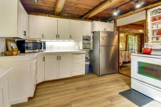 Hike to the Coast! Log Cabin on 5 Acres in Bandon - 2