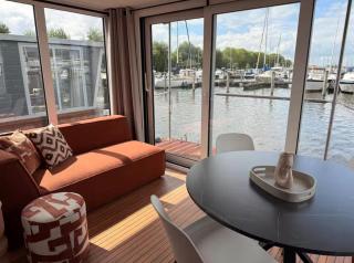Glamping Houseboat - 0