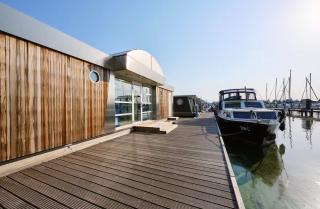 Glamping Houseboat - 7