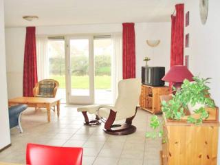 Waterfront Bungalow Near Beach - 9