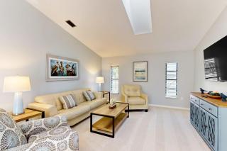 Sunshine Hideaway - 1
