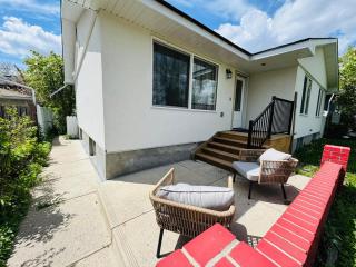 Spacious 4-Bedroom Home in NW Calgary - 5