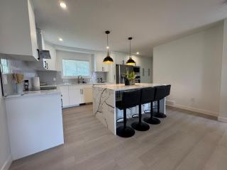 Spacious 4-Bedroom Home in NW Calgary - 4
