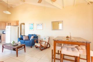 Oceanview Terrace, Walk to Beach, WiFi and Parking - 4
