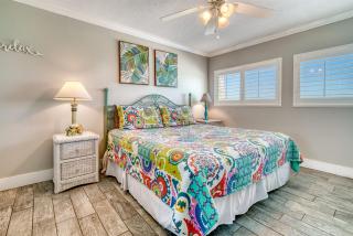 Beach House Condominiums B502 - Beachfront with Pool, Wi-Fi, & Beach Service - 8