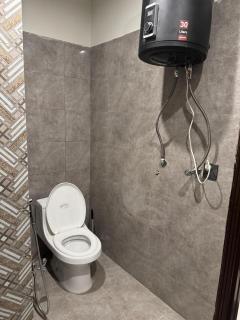 Luxury 1 Bed in Bahria - 9