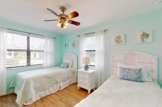 Breezy Bungalow - 1