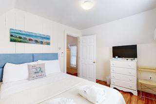 Oak Bluffs Cottage - 1