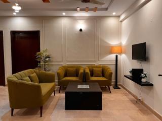 Luma Stays - Luxury 2BHK in D-12 with Margalla View - 0