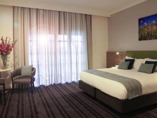 Novotel Vines Resort Swan Valley - 1