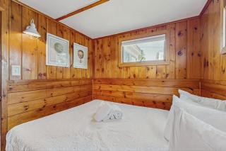 Glendon Beach Getaway - 1