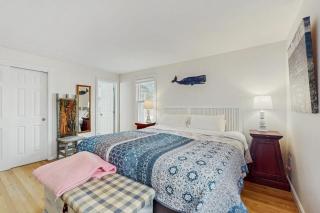 The Blue Whale Cottage - 2