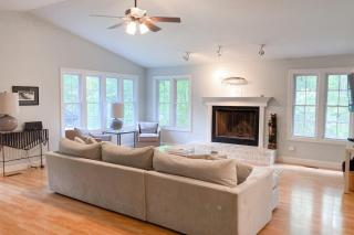 Ravenswood Pool House - 6