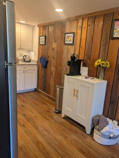 Charming one bedroom just minutes to Middlebury! - 1