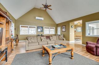 Waterfront Seneca Lake House: Fire Pit + Boat Dock - Geneva - 4
