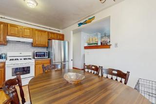 Hyannis Beach House - 3